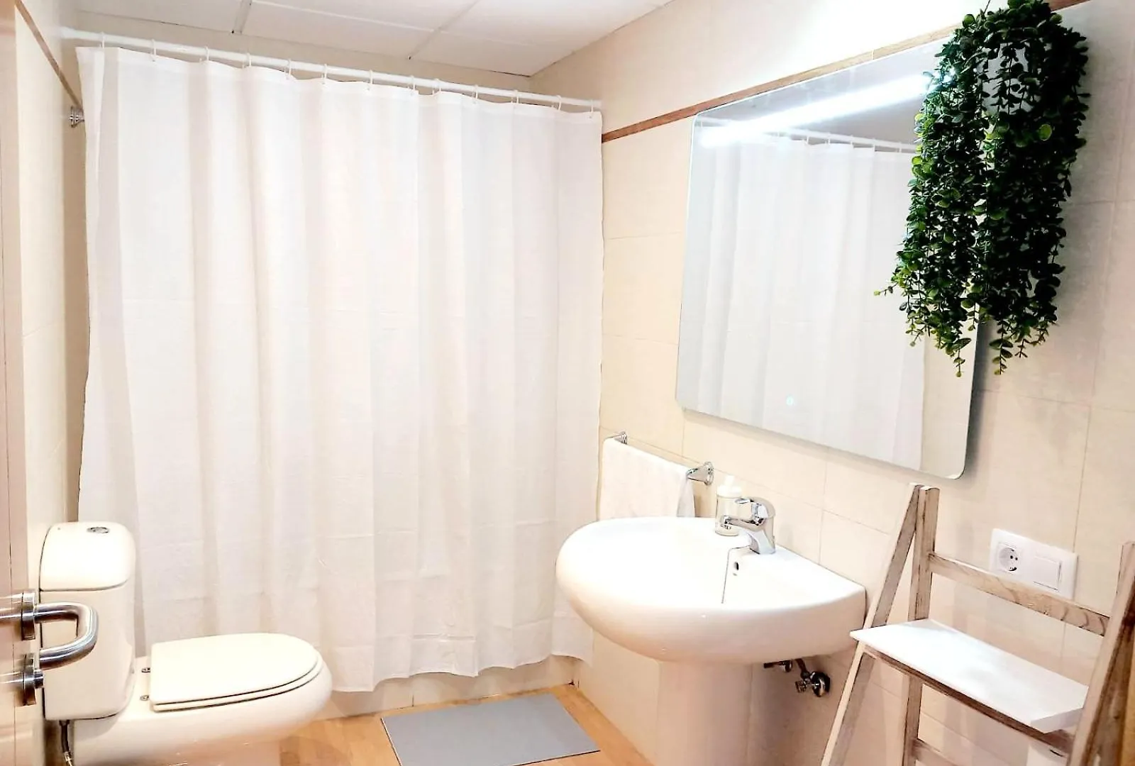 El Rincon Del Viajero - Parking Privado Apartment Santa Fe  Spain